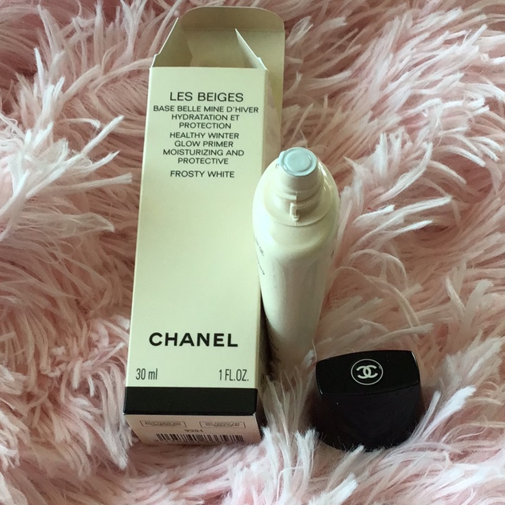 New CHANEL Les Beiges Hydration Glow Primer in Frosty White In Box